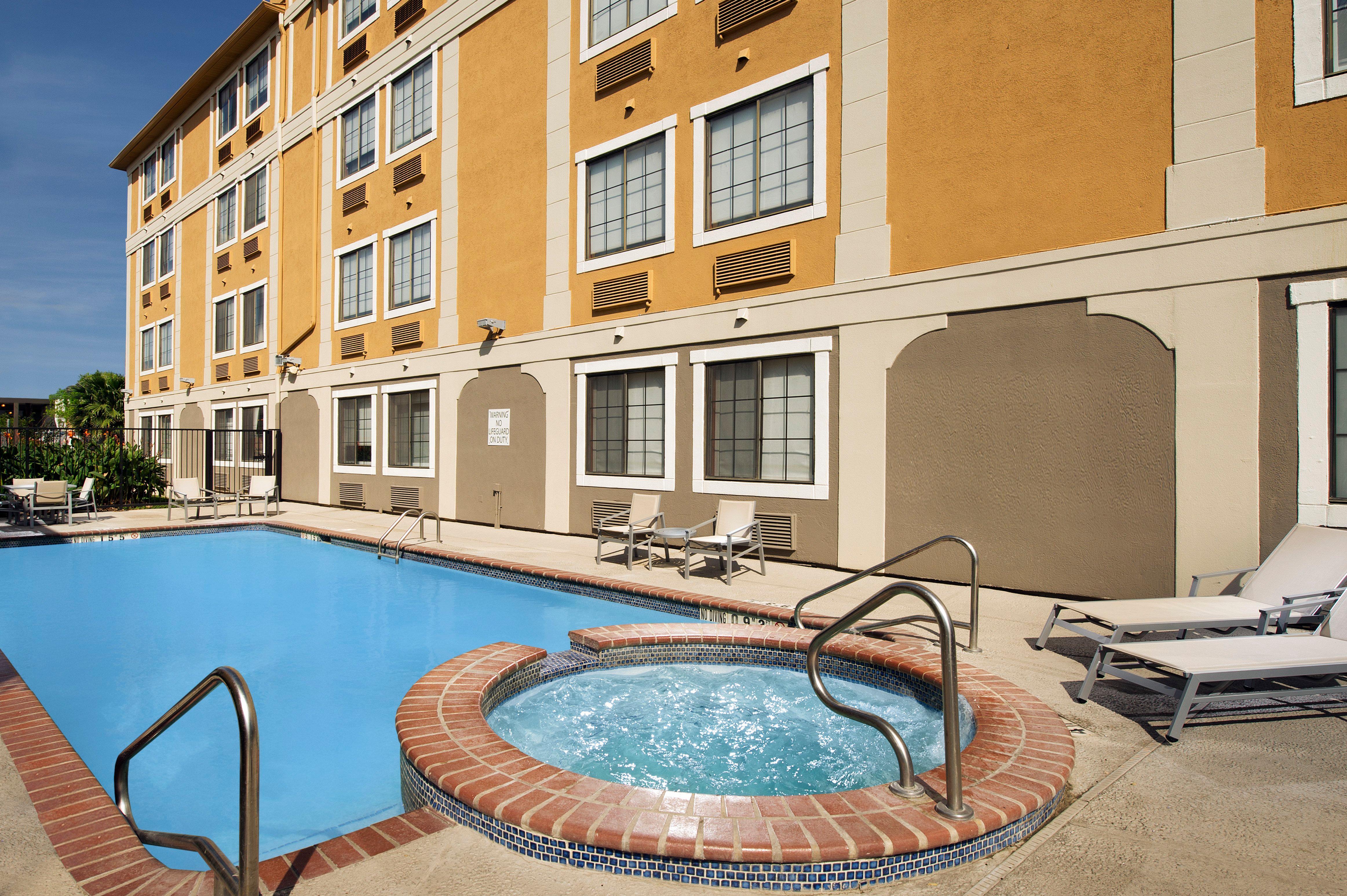 Holiday Inn Express & Suites San Antonio - Downtown Market Area, An Ihg Hotel Exterior photo